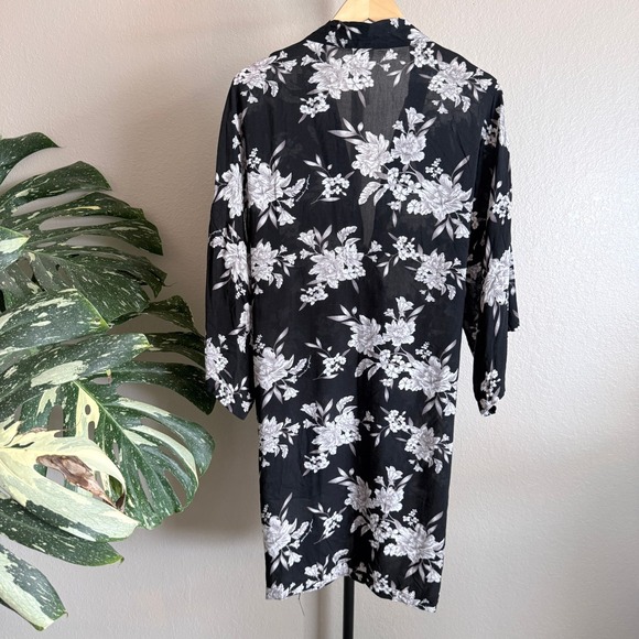 Spiritual Gangster Womens Black Floral Rayon Kimono Cardigan Coverup OS - Picture 4 of 7